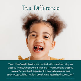 Gummies True Grace sur une table avec des fruits