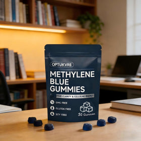 Gummies Yeloart au bleu de méthylène sur une surface en bois