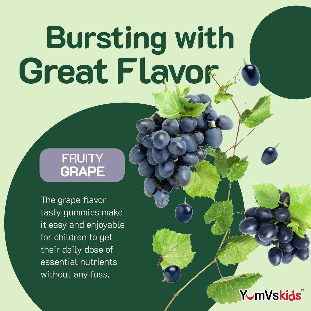 Gummies YUM-V'S dans une main d'enfant