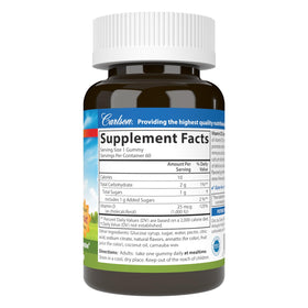 Gummy de vitamine D3 Carlson avec une main