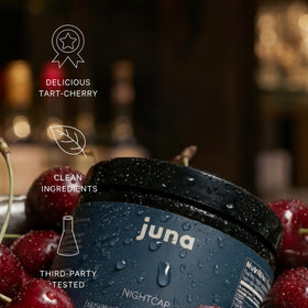 Gummy Nightcap Juna avec ingrédients naturels en arrière-plan