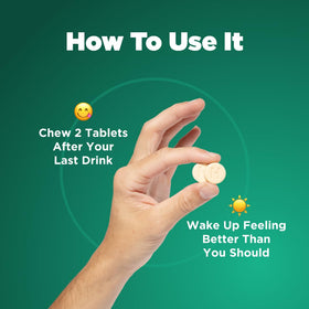 H-PROOF Anytime You Drink, comprimés à mâcher dans une main