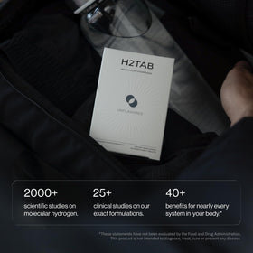 H2TAB Tablettes d'Hydrogène Moléculaire avec un verre d'eau