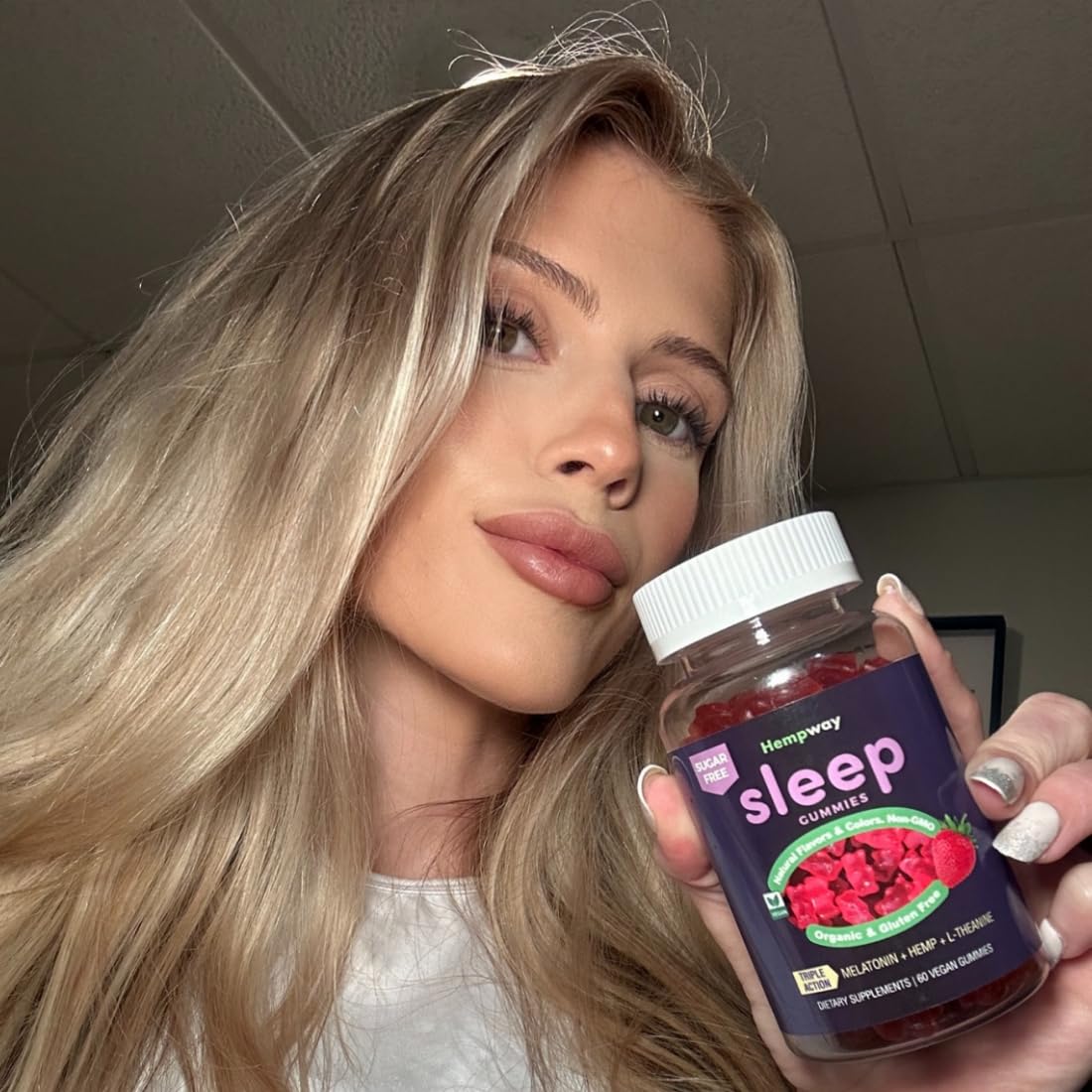 HEMPWAY Gummies au Chanvre, pot ouvert avec gummies visibles