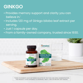 Himalaya Ginkgo Biloba 120 mg capsules sur une table