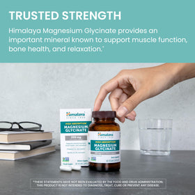 Himalaya Magnesium Glycinate 200 mg 60 capsules végétales avec un verre d'eau