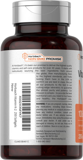Horbäach Vitamine K2 MK7 100mcg gélules molles sur fond blanc