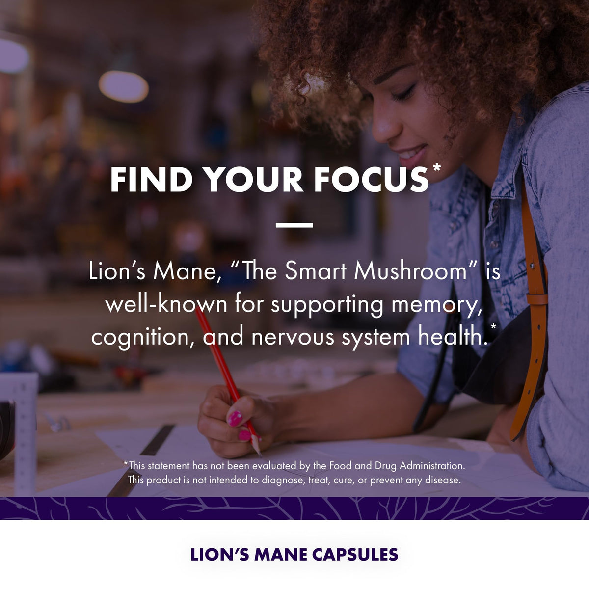Host Defense Lion's Mane gélules avec un verre d'eau