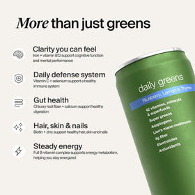 Huel Daily Greens boisson dans un verre avec des glaçons