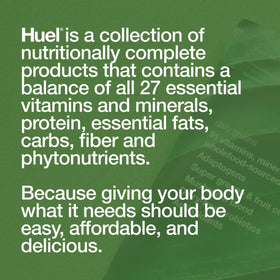 Huel Daily Greens poudre versée dans un bol