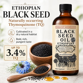 Huile de graines noires éthiopienne sur un fond naturel
