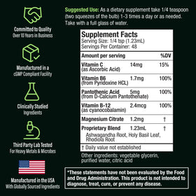 Ingrédients d'Active Adrenal étalés sur une table en bois