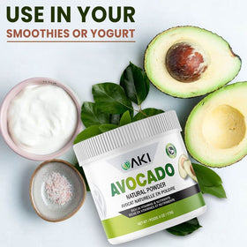 Ingrédients de la poudre d'avocat AKI ORGANIC sur une table