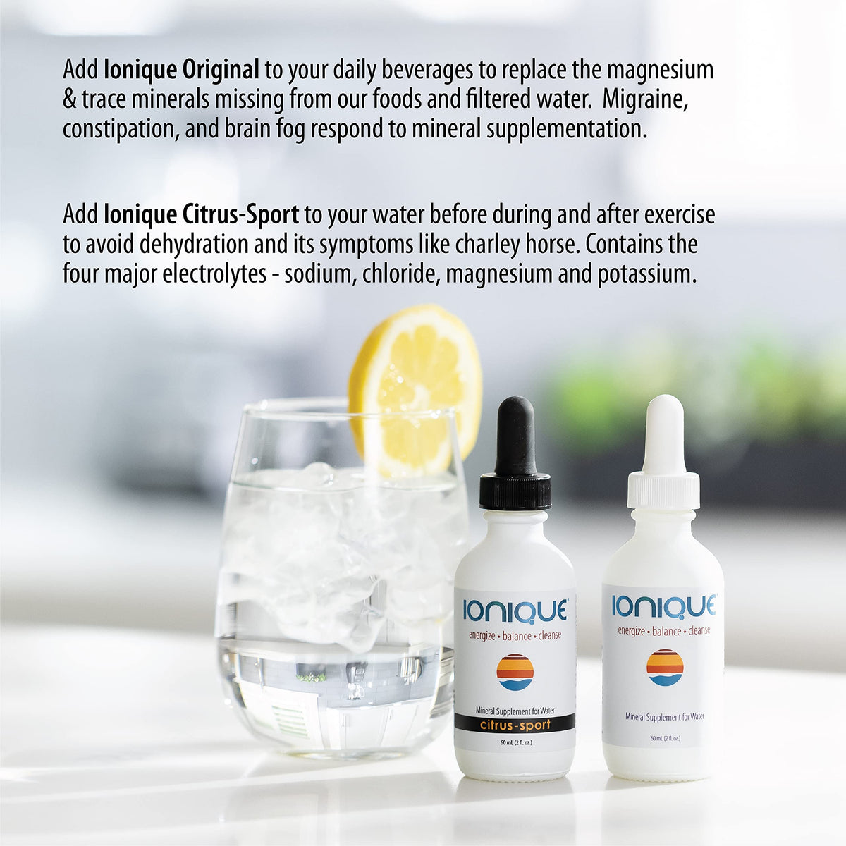 Ionique complément minéral 60 ml, gouttes à côté d'un verre