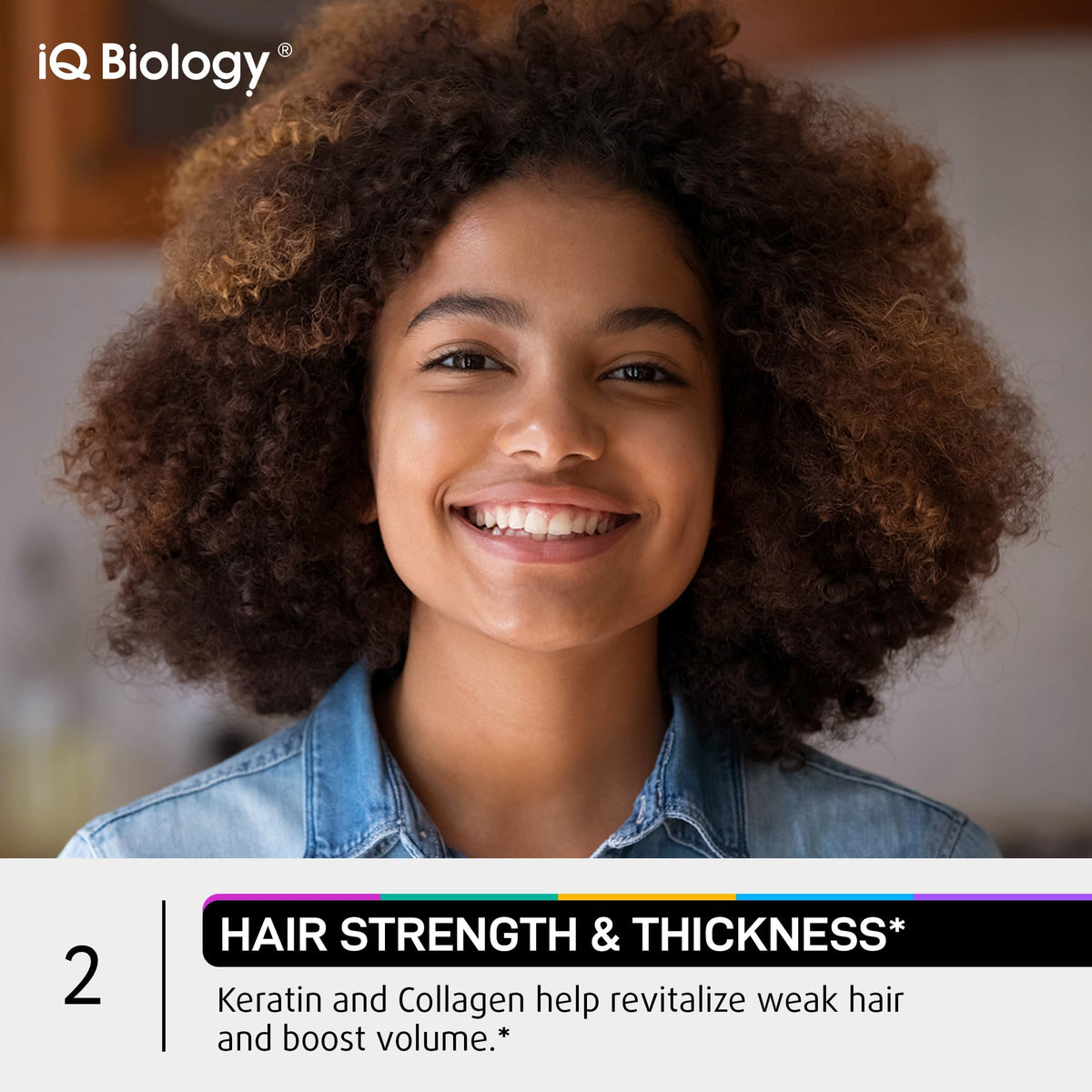 IQ BIOLOGY Biotine 10 000 mcg sur une table avec accessoires de beauté