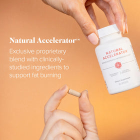Isagenix Natural Accelerator capsules ouvertes avec une vue rapprochée