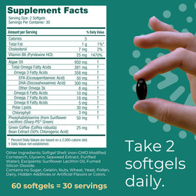 Iwi Omega-3 avec un verre d'eau sur une table