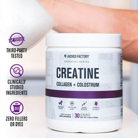 Jacked Factory Créatine pour Femmes, poudre dans une cuillère