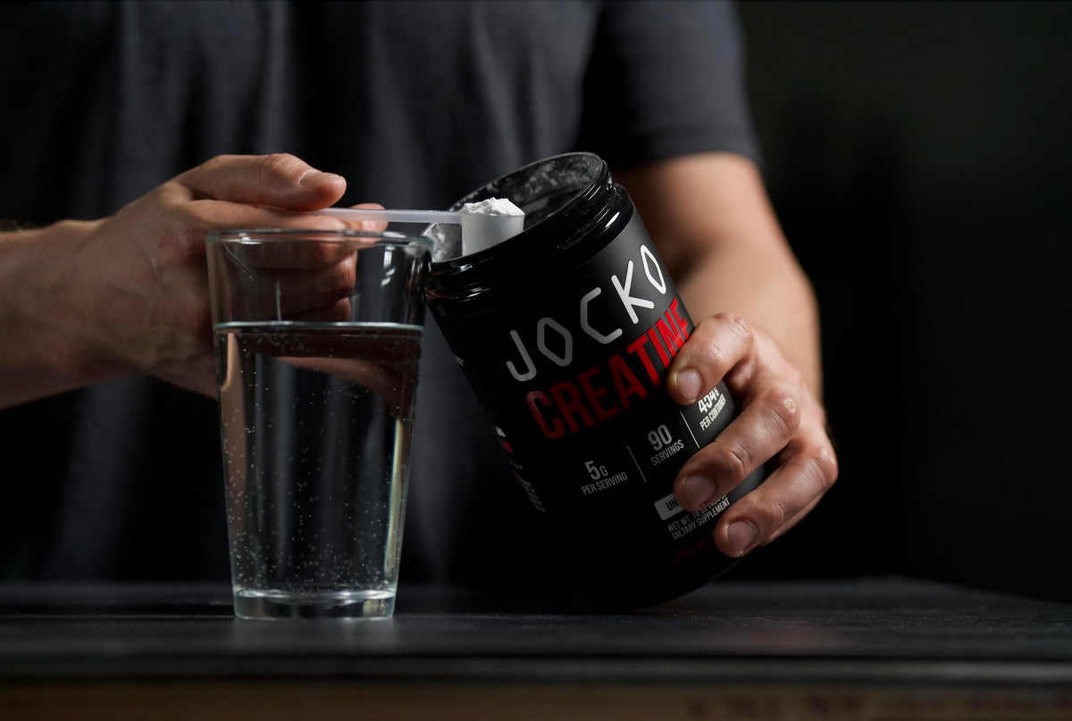 Jocko Fuel créatine monohydrate avec un shaker