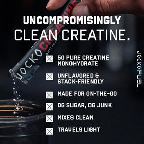 Jocko Fuel créatine monohydrate avec un verre d'eau