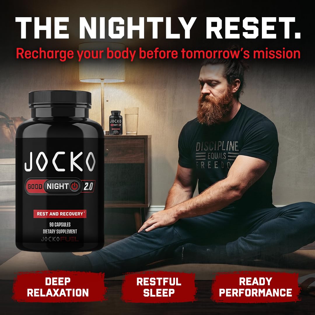 Jocko Fuel Good Night 2.0 avec un verre d'eau