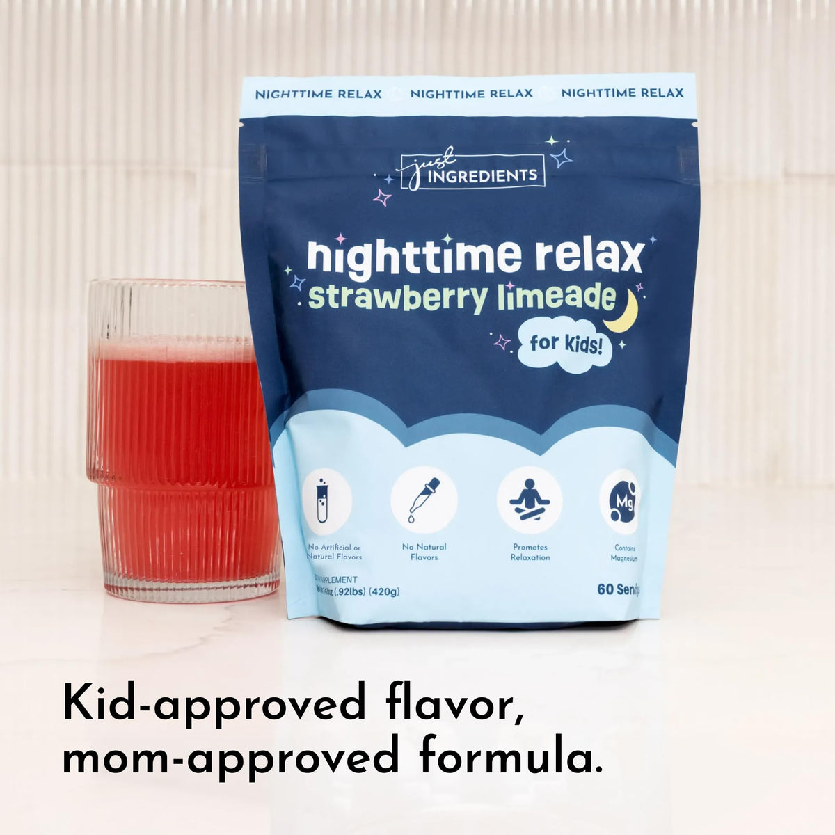 JUST INGREDIENTS Boisson daily wellness Enfants Fraise préparation dans un verre