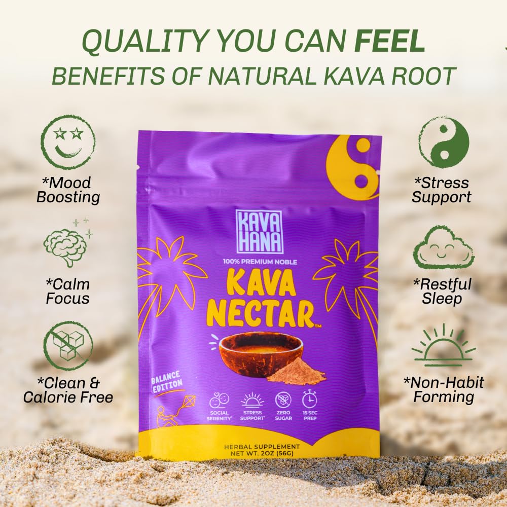 Kava Nectar mélangé avec de l'eau de coco dans un verre