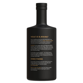Kavana Kava Spirit 25 Oz versée dans un verre avec des glaçons