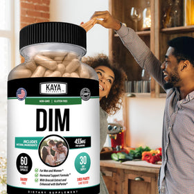 Kaya Naturals Complément DIM capsules à côté de légumes crucifères