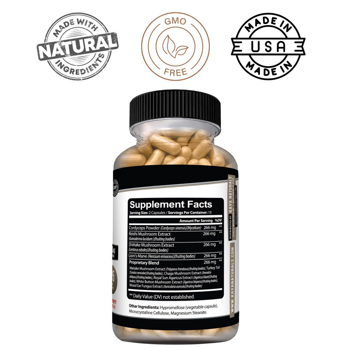 Kaya Naturals Complexe de Champignons, vue des capsules dans la main