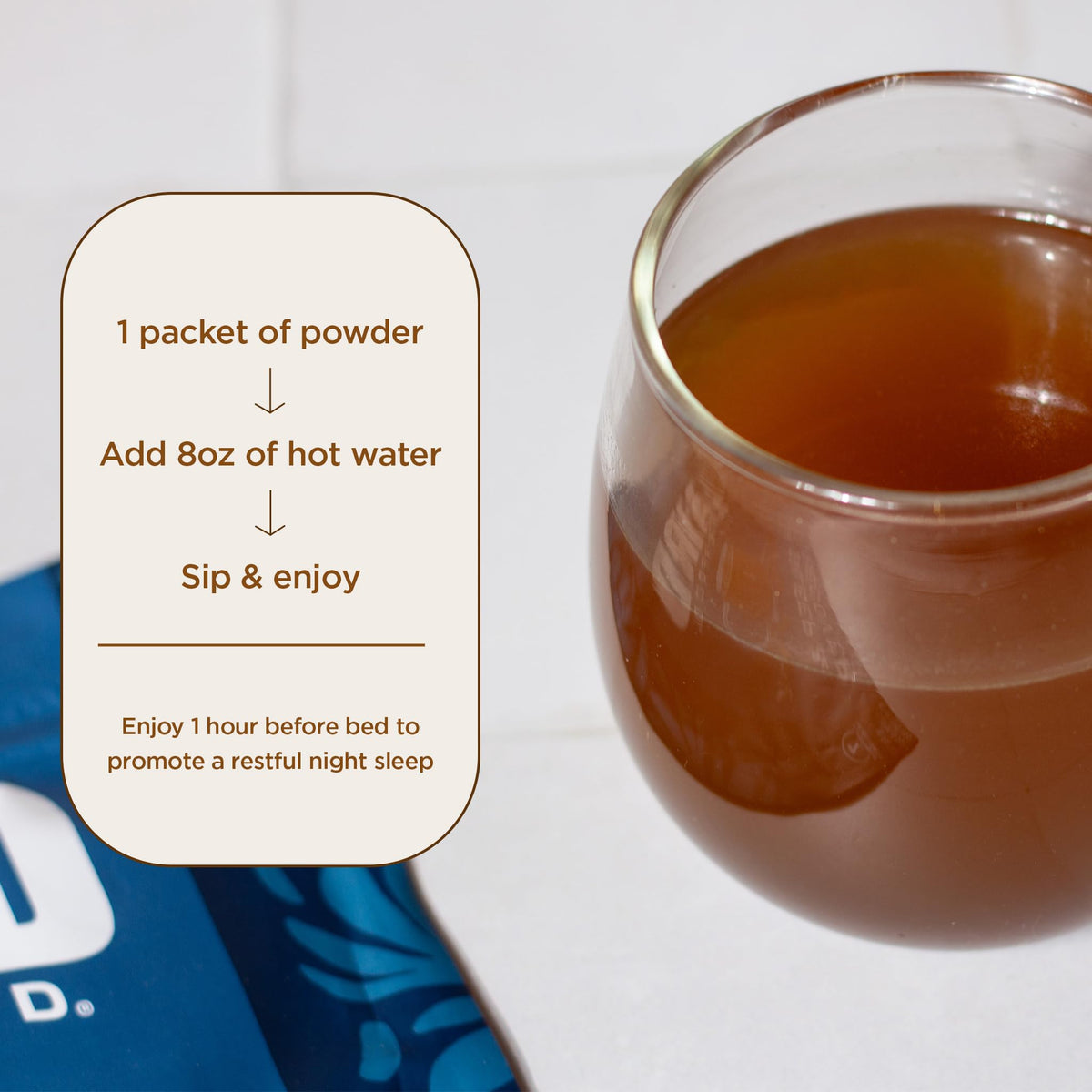 Laird Superfood Boisson de Nuit avec une tasse et une cuillère