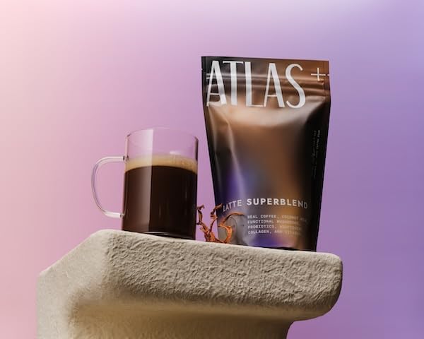 Latte Superblend d'Atlas dans un cadre de petit déjeuner