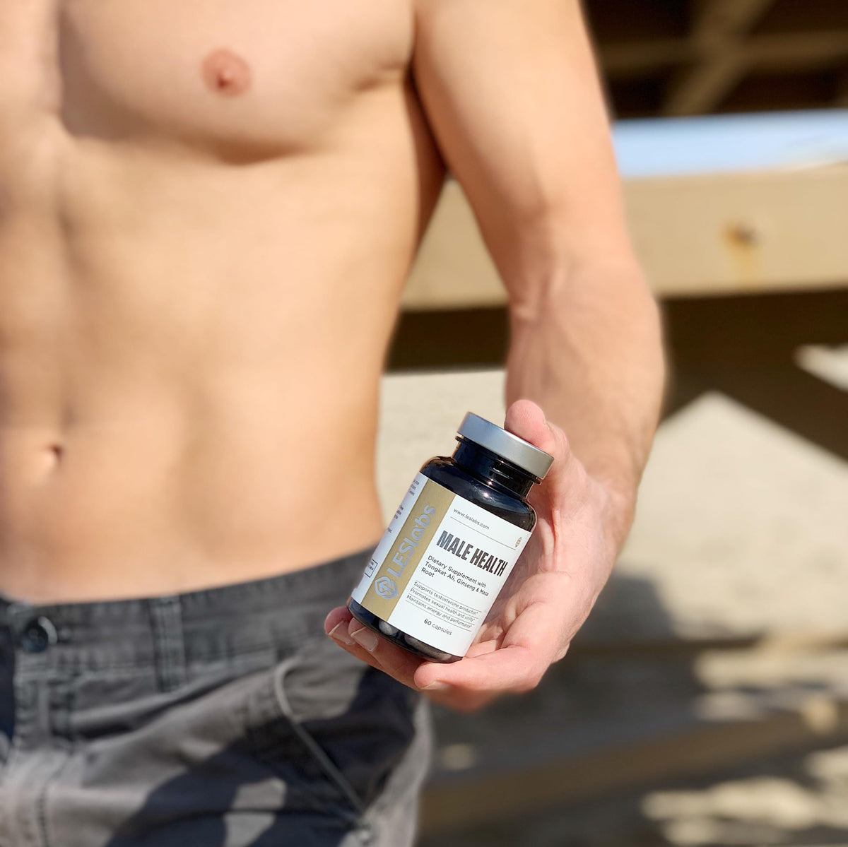 LES Labs Complément Alimentaire Masculin sur fond neutre