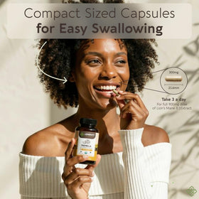Longevity Botanicals capsules de champignon Tremella sur une table en bois