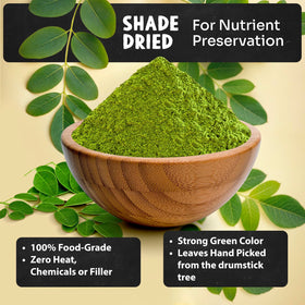Maju Poudre de Moringa Bio ajoutée à un smoothie vert
