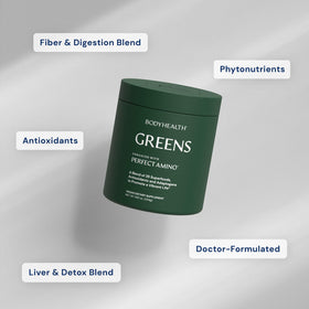 Mélange de BodyHealth Greens Poudre Superaliment au Goût Pomme Verte dans un verre