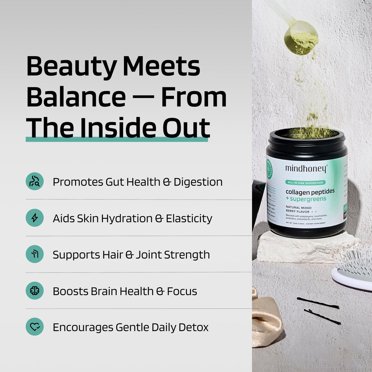 MINDHONEY Collagen Peptide Super Greens 281g dans une cuillère