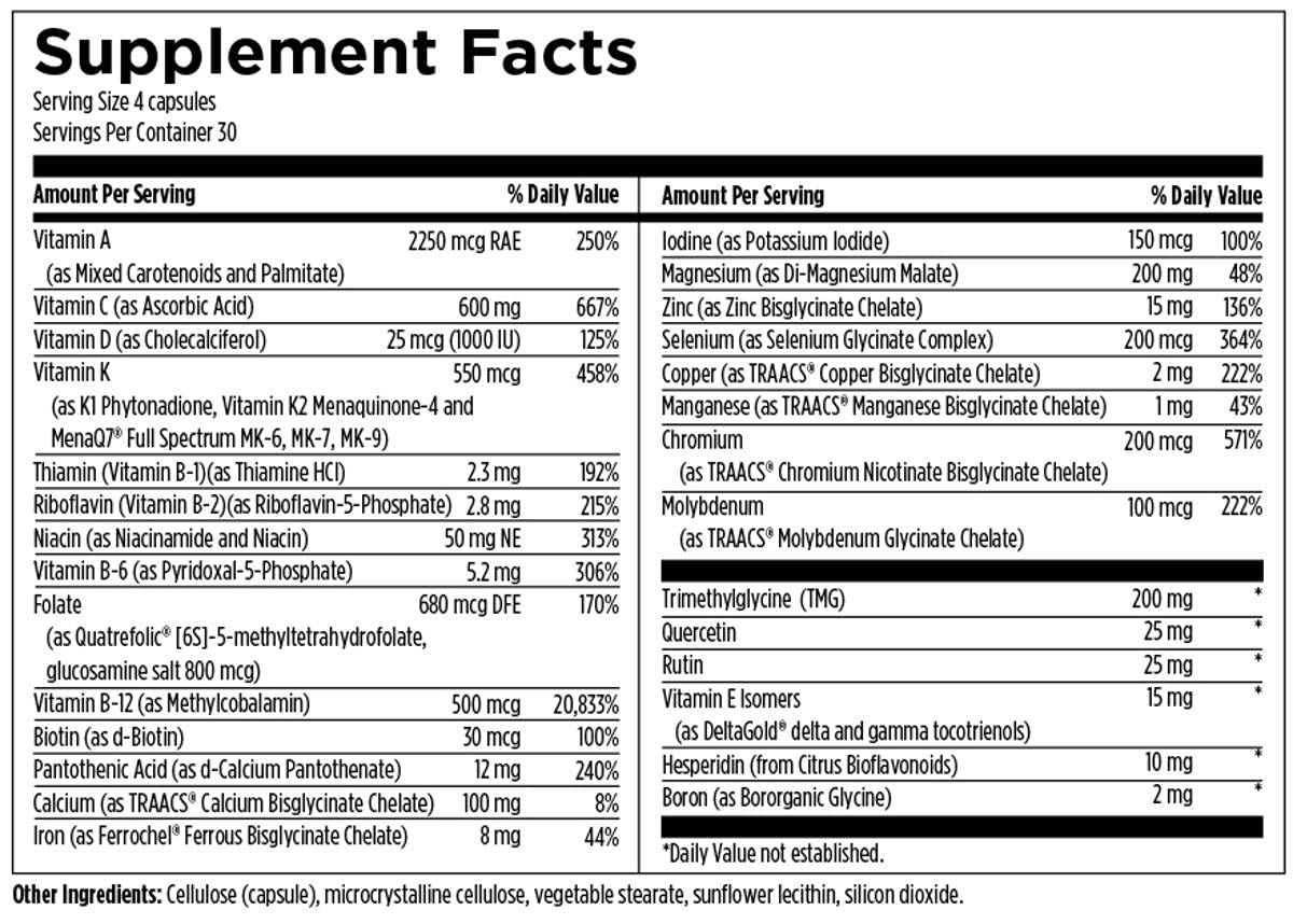 Mise en scène du flacon de multivitamines sur une table