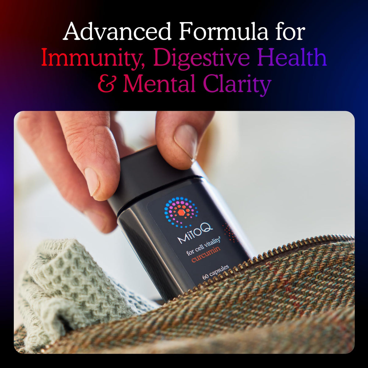 MitoQ Curcumin Longvida capsules sur une table