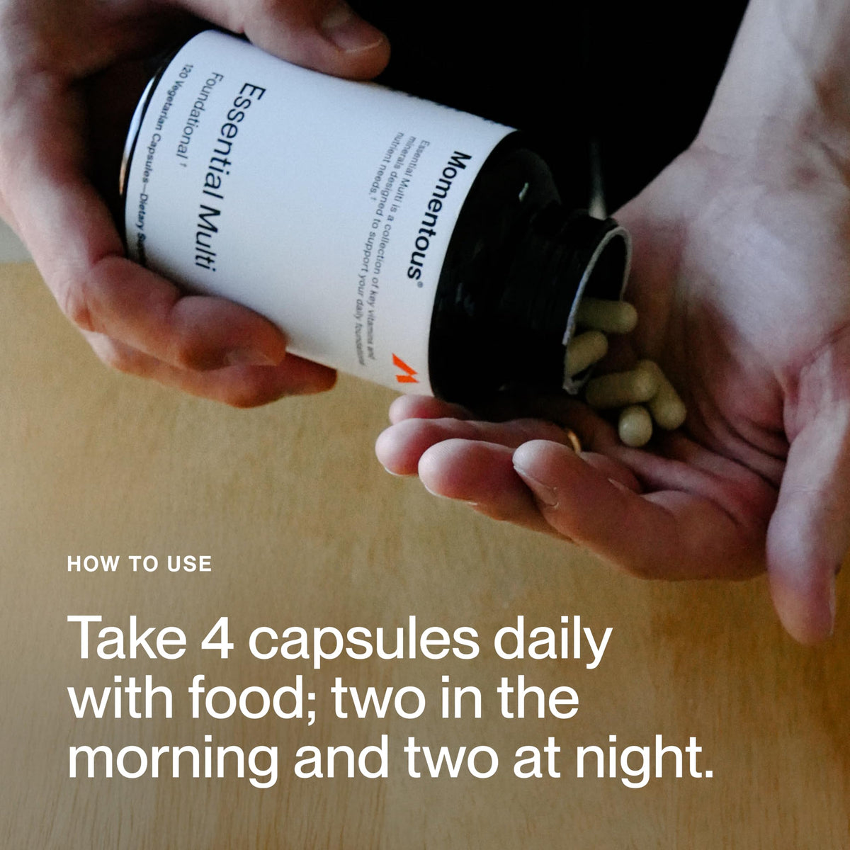 Momentous Multivitamine Complète posée sur un bureau
