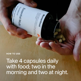 Momentous Multivitamine Complète posée sur un bureau