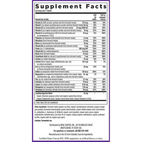 Multivitamine prénatale New Chapter 35+ sur un fond en bois