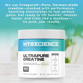 MYOXCIENCE Creapure Créatine Monohydrate 735g en poudre dans un verre