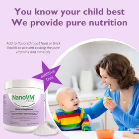 NanoVM multivitamines 1-3 ans sur une table avec d'autres aliments