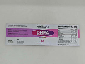 NATISLAND DHEA gummies avec une main tenant le produit