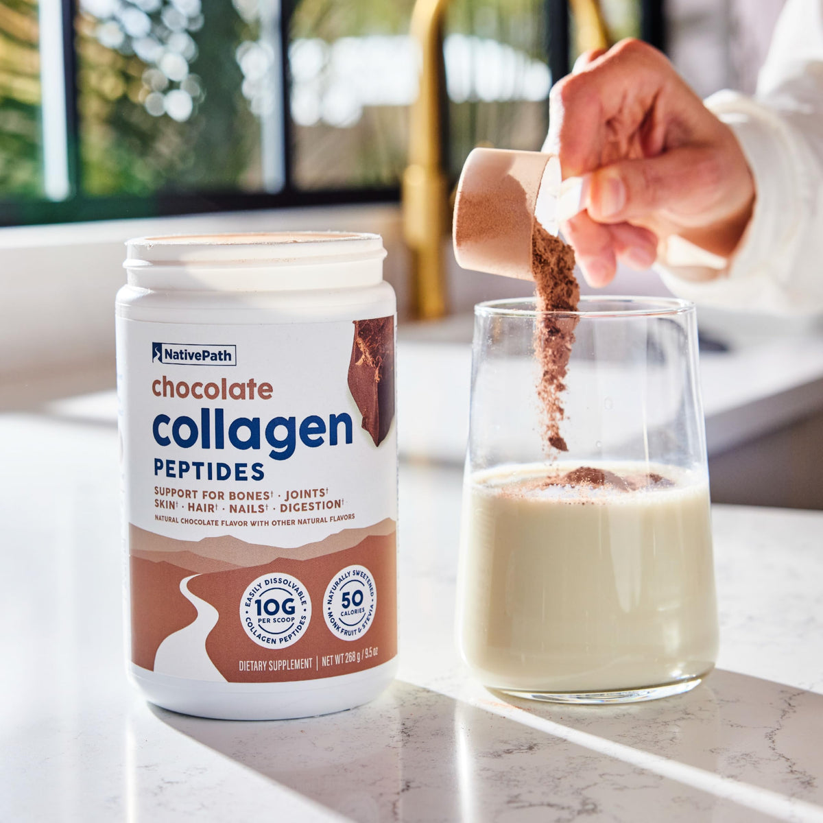 NativePath Collagène Peptides Chocolat 268g préparation d'une boisson