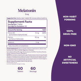 Natrol Melatonine 5 mg, comprimés en main
