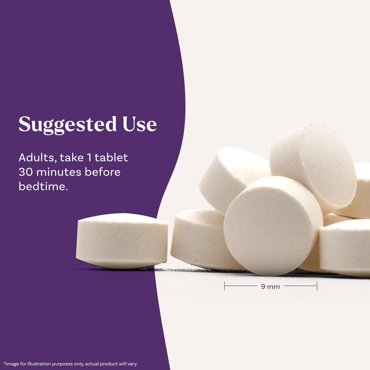 Natrol Melatonine 5 mg, comprimés sur une table avec éclairage naturel