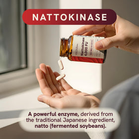 Nattokinase 4000 FU SMNutrition avec des capsules à côté