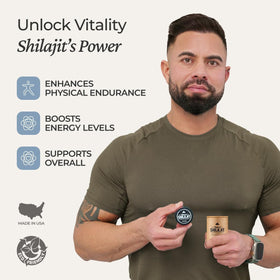 NATURAL SHILAJIT Capsules en situation sur une table avec verre d'eau